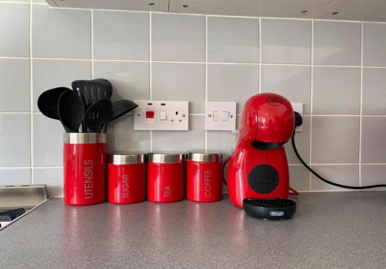 Stunning Four Bedroom House Close To Excel, O2 & Central London With Free Parking Экстерьер фото