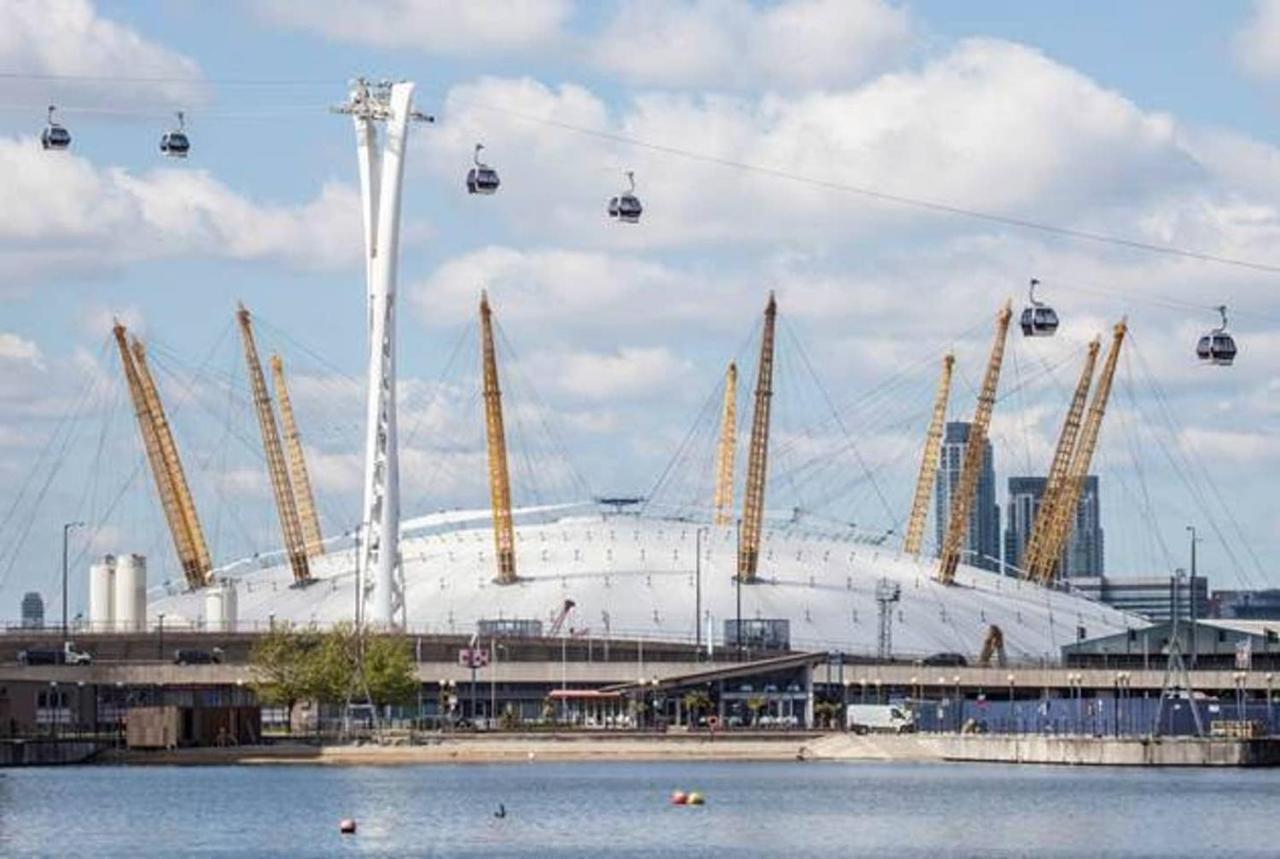 Stunning Four Bedroom House Close To Excel, O2 & Central London With Free Parking Экстерьер фото