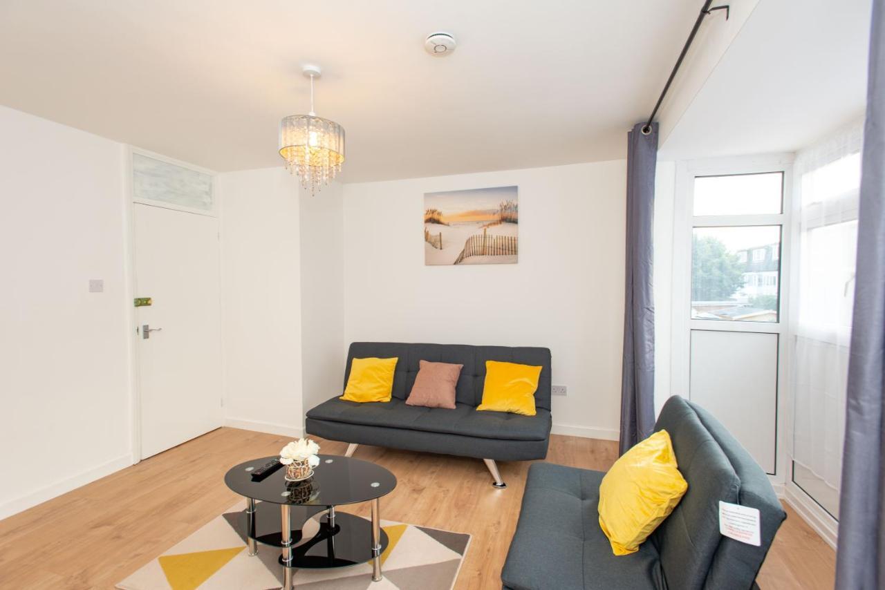 Stunning Four Bedroom House Close To Excel, O2 & Central London With Free Parking Экстерьер фото